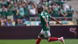 Julián Quiñones celebra la Independencia de México con emotivo mensaje