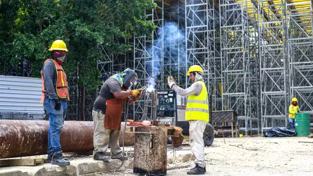 Uno de los factores de la reducción en la inversión pública y privada es la guerra arancelaria