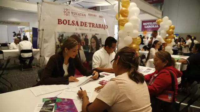 La Feria de la Inclusión Laboral ofreció 900 vacantes con salarios de entre 7 mil 600 y 18 mil pesos al mes