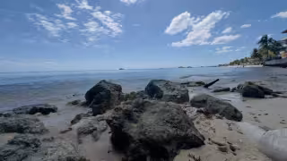 Semarnat autorizó de forma condicionada el proyecto para frenar la erosión costera en Playa Bahía del Carmen.