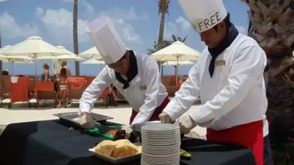 Los sueldos en Chetumal podrían ser bajos comparados con Playa del Carmen y Cancún