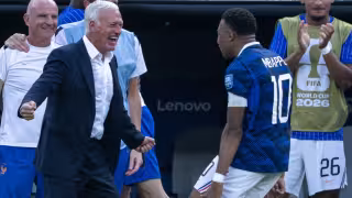 Francia luce imponente ante Suecia y clasifica a Octavos de Final; Mbappé está a un gol del récord histórico de Messi