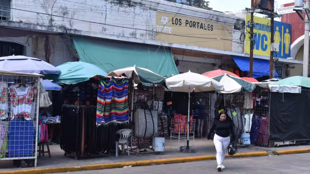 Reordenamiento en el Centro Histórico libera banquetas y rampas