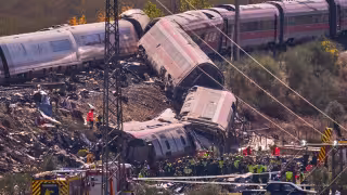 México expresa condolencias por choque de trenes en España; SRE activa contacto consular para mexicanos