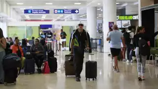 Aeropuerto de Cancún arranca el fin de semana con menos de 500 vuelos