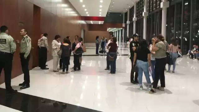 La mujer deberá de mantener medidas cautelares impuestas por un Juez