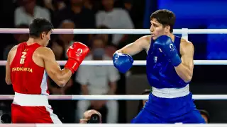 Marco Verde fue superado por el uzbeco en dos rounds