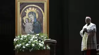 El pontífice, internado desde el 14 de febrero debido a una neumonía bilateral y problemas respiratorios, sigue bajo tratamiento médico