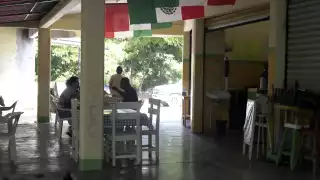 A los vendedores también les afecta el deterioro del inmueble, la inseguridad y asaltos, así como las extorsiones, donde les llegan a cobrar hasta 15 mil pesos