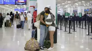 Joven enamorado pierde su vuelo después de visitar a su novia en Cozumel