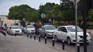 Proponen red de semáforos “inteligentes” para el Centro