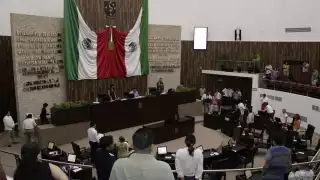 Se despiden del Congreso con labores pendientes y “se las encargan” a sus sucesores