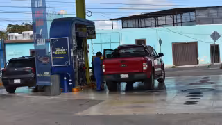 Los precios más elevados en gasolina y diésel comienzan a reflejarse en la economía de las familias