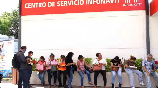 Derechohabientes defraudados por varias constructoras exigen la entrega de sus casas