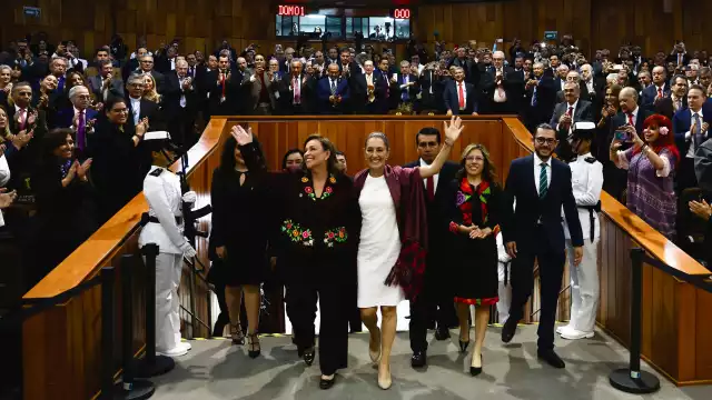 Rocío Nahle tomó protesta como Gobernadora Constitucional de Veracruz