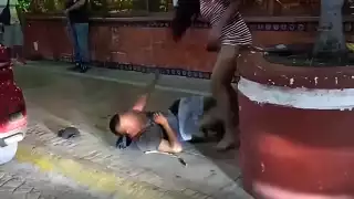 Mujer trans frustra asalto en Cancún al enfrentar y golpear al ladrón: VIDEO     