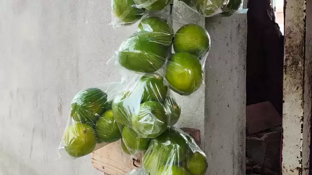 as condiciones meteorológicas, como las bajas temperaturas, han afectado la producción, generando escasez.