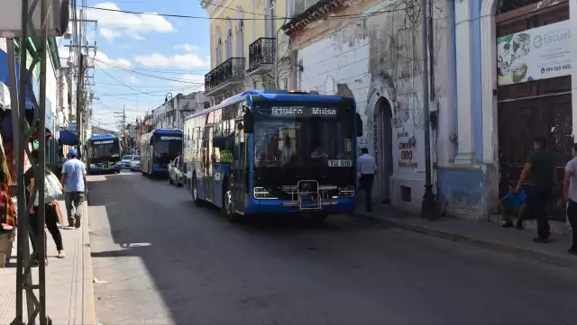 Regreso a clases dispara trámites de tarjetas Va y Ven para estudiantes