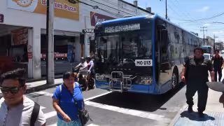 Reforma al transporte en Yucatán provoca debate por autonomía y control político del Va y Ven