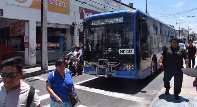 Morena y PT aprueban reforma a la ATY entre acusaciones de politización del transporte en Yucatán