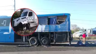 Accidente en carretera Puerto Rico–Ciudad del Carmen deja daños materiales, sin heridos