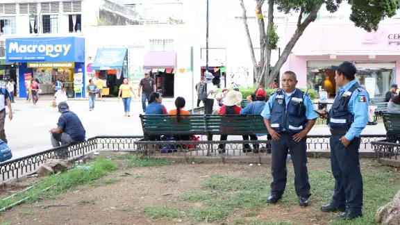 Alrededor de 5 mil elementos de seguridad de los tres niveles de Gobierno protegerán a la ciudadanía Alrededor de 5 mil elementos de seguridad de los tres niveles de Gobierno protegerán a la ciudadanía