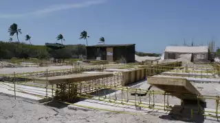 Vecinos de Sisal presionan a la Semarnat y la Profepa para verificar la  violación de sellos de clausura en ‘Villas María’