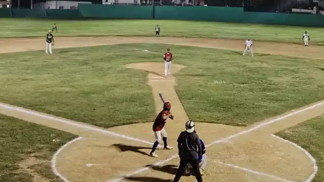 Los dos equipos ofrecieron un buen encuentro en el campo.