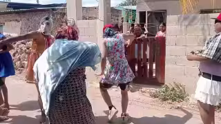 Tradición de pochobes genera polémica en Dzibalché durante carnaval