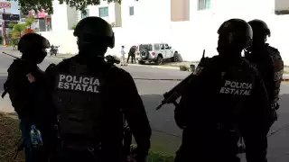 Denuncian a policías estatales  por presunta extorsión y acoso   a comerciantes de Playa del Carmen