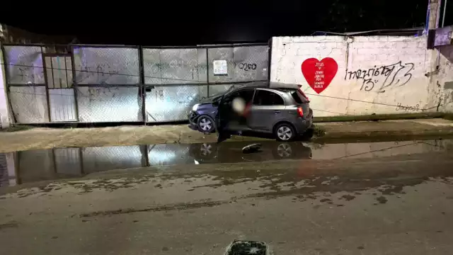 Autoridades implementaron un operativo para tratar de dar con los responsables, quienes se fugaron en una motocicleta, según dijeron los testigos