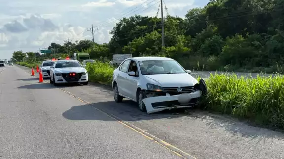 El conductor resultó ileso, mientras que el automóvil fue declarado como pérdida total El conductor resultó ileso, mientras que el automóvil fue declarado como pérdida total