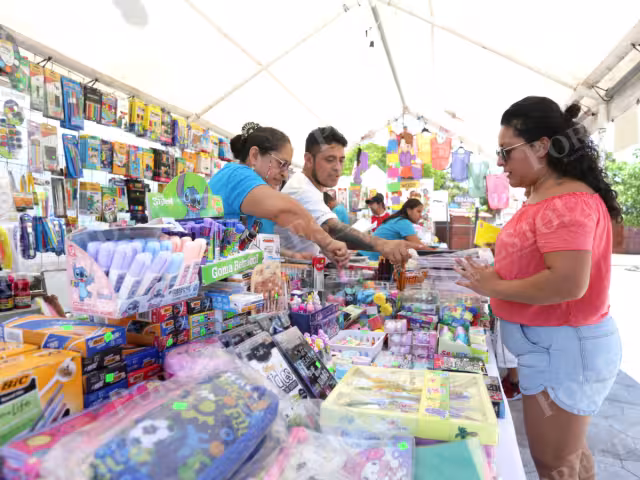 Algunas familias optan por reutilizar los útiles escolares