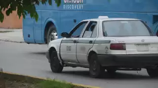 “Sucios y con asientos rotos": Más de 700 taxis  en mal estado siguen circulando en Cancún pese a normativa de renovación