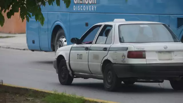 Una inspección muestra que los vehículos más viejos son los Nissan Tsuru