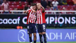 Chicharito anota su segundo gol con Chivas tras 10 meses de sequía 