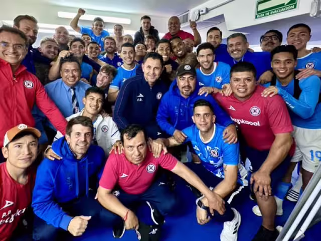 El equipo y directiva de Cruz Azul terminaron calientitos tras la derrota ante América