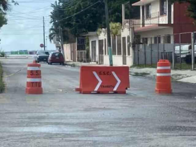 Cierre de vialidades por Día de Muertos afecta a chetumalenses.