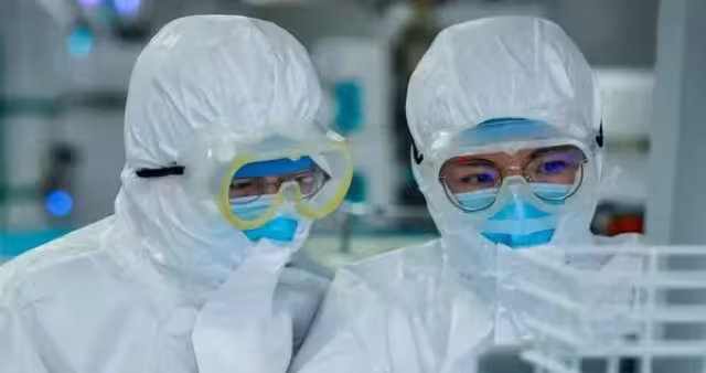 Expertos explican si habrá nueva ola de contagios por COVID-19