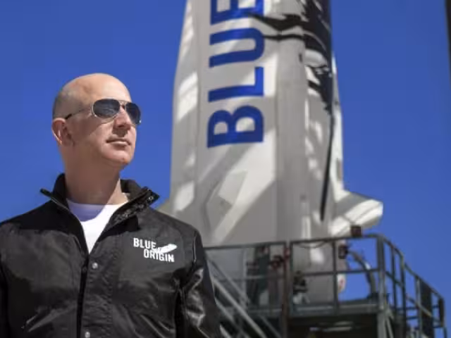 Jeff Bezos explicó que el proyecto busca aprovechar la enorme cantidad de energía solar disponible fuera de la atmósfera terrestre