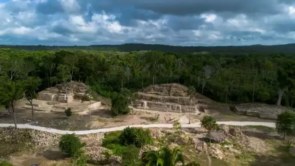 Ichkabal es de las zonas arquel+ogiccas más famosas en la actualidad Ichkabal es de las zonas arquel+ogiccas más famosas en la actualidad