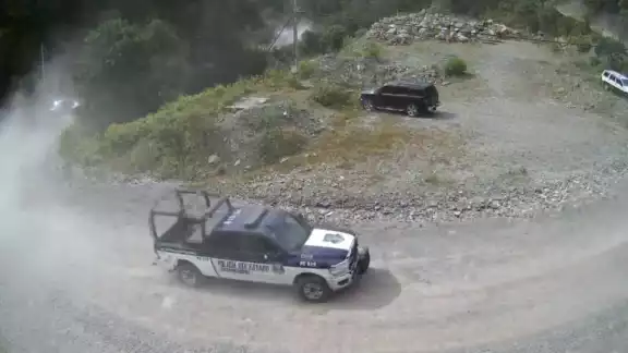 Una patrulla de la Policía Estatal de Chihuahua fue atacada por un grupo armado. Una patrulla de la Policía Estatal de Chihuahua fue atacada por un grupo armado.