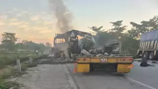 Confirman 38 muertos en trágico accidente carretero en Escárcega