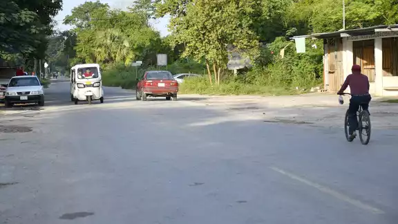 Los vehículos ya pueden circular libremente por la Carretera Federal 295 Valladolid-Felipe Carrillo Puerto, sin pagar cuota