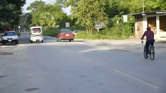 Los vehículos ya pueden circular libremente por la Carretera Federal 295 Valladolid-Felipe Carrillo Puerto, sin pagar cuota