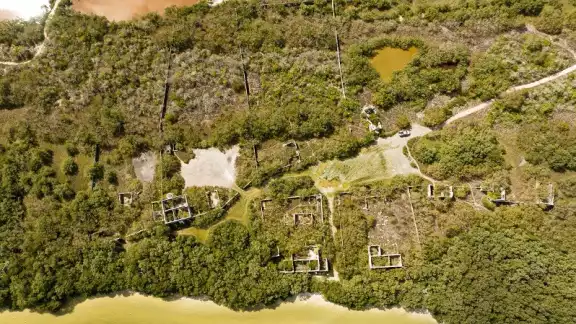 Real de Salinas, conocido como el "pueblo fantasma" de Campeche, albergaba a 200 personas dedicadas a la extracción de sal y el Palo de Tinte hace más de 200 años Real de Salinas, conocido como el "pueblo fantasma" de Campeche, albergaba a 200 personas dedicadas a la extracción de sal y el Palo de Tinte hace más de 200 años