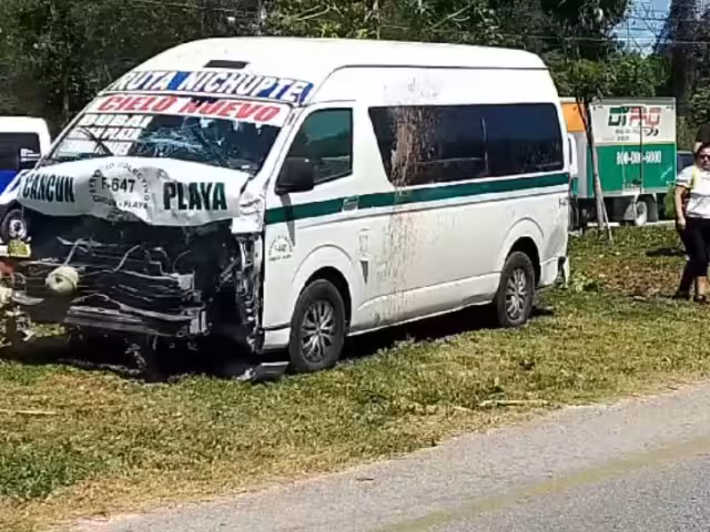Conductores que presenciaron el accidente comenzaron a apoya a los lesionados