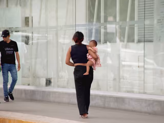 Incluso en su mismo hogar, se siente insegura