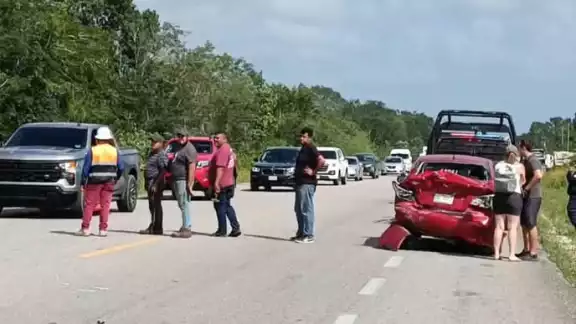 Accidente vehicular en Chetumal deja a varios lesionados. Accidente vehicular en Chetumal deja a varios lesionados.