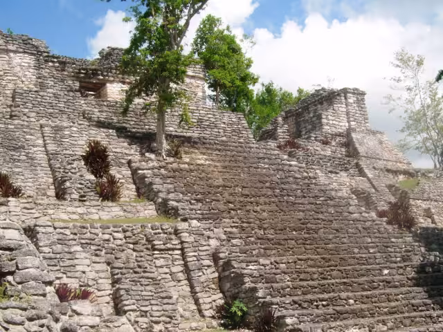 Al no llegar a un acuerdo, la caseta de cobro permanecerá